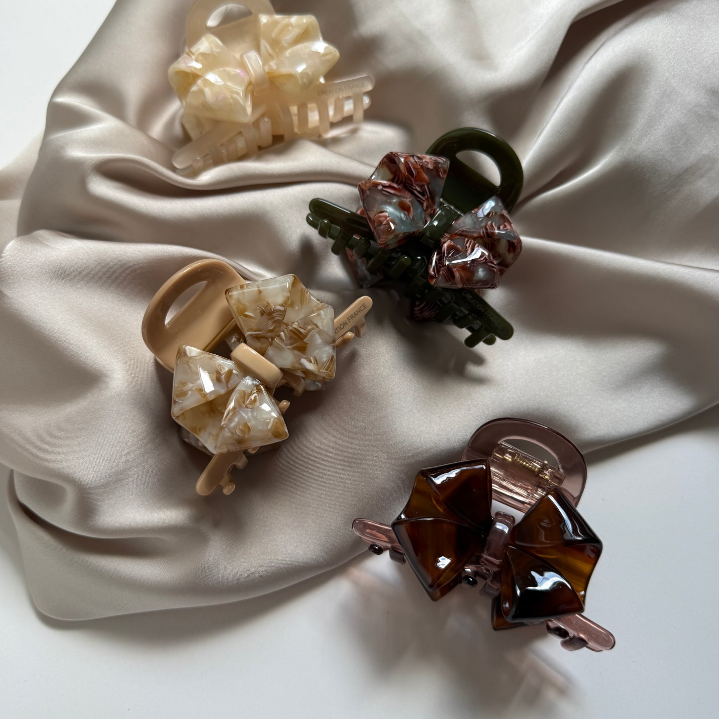 Stylish Bow Hair Claw Clip – Glossy Acetate Finish