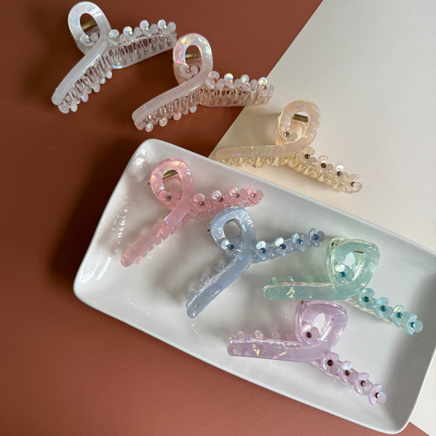 Iridescent Flower Hair Claw Clip – Pastel Petal Elegance