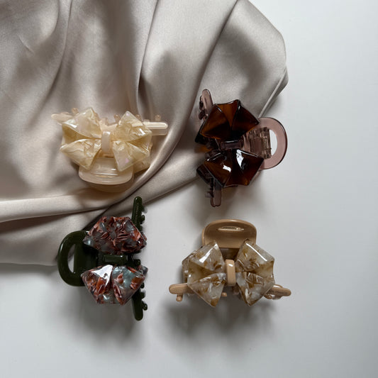 Stylish Bow Hair Claw Clip – Glossy Acetate Finish