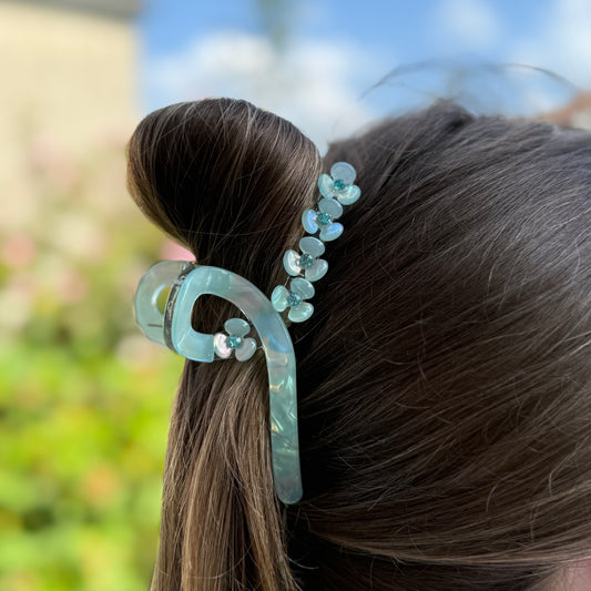 Iridescent Flower Hair Claw Clip – Pastel Petal Elegance