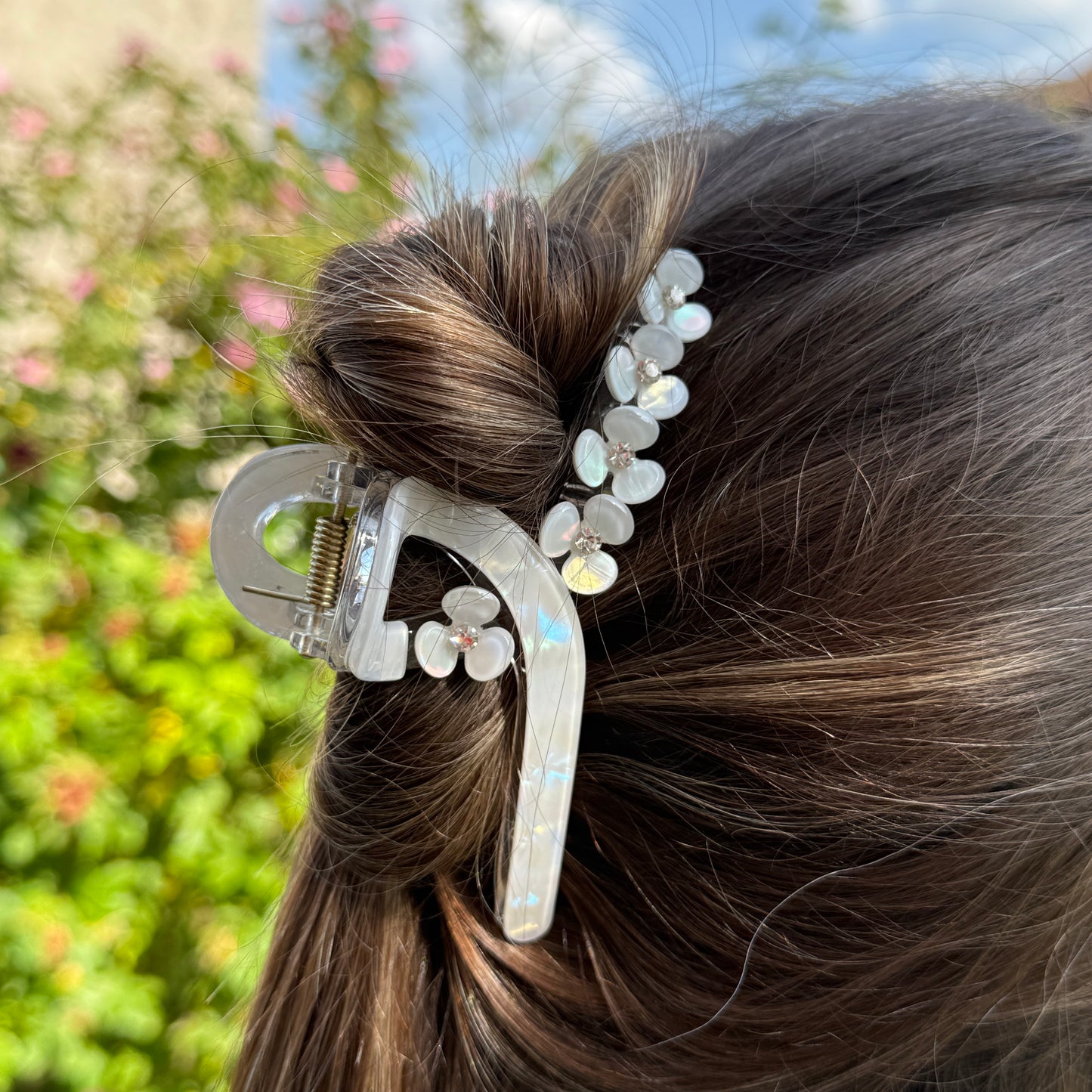 Iridescent Flower Hair Claw Clip – Pastel Petal Elegance