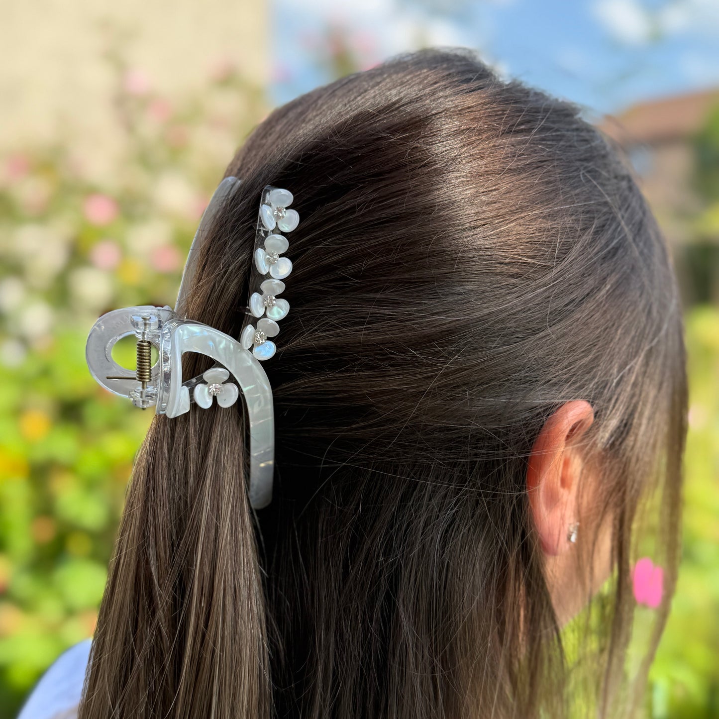 Iridescent Flower Hair Claw Clip – Pastel Petal Elegance